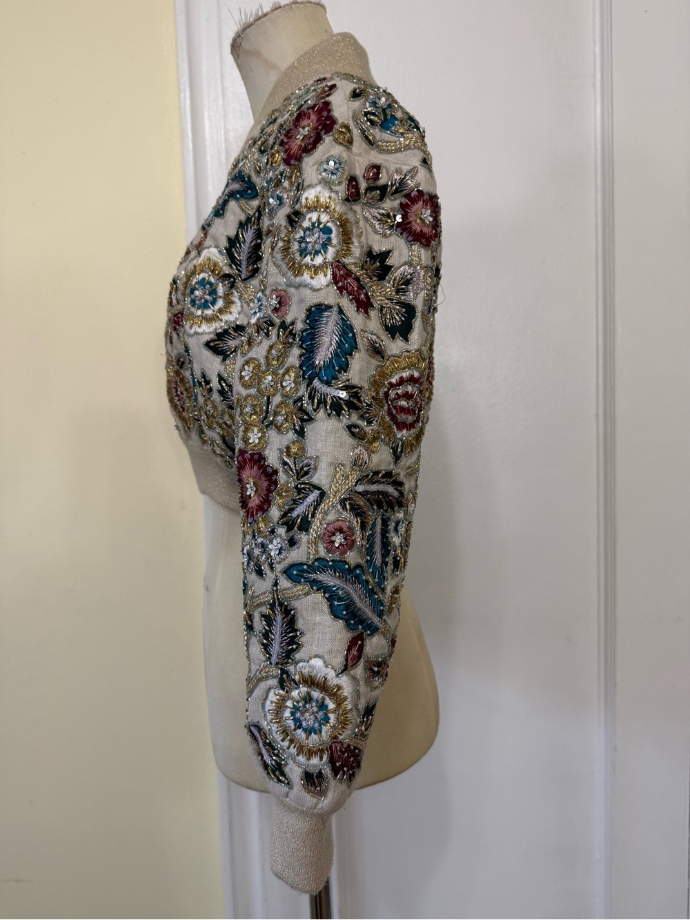 Alice + Olivia
ODIE EMBELLISHED BOMBER - Picture 9 of 16